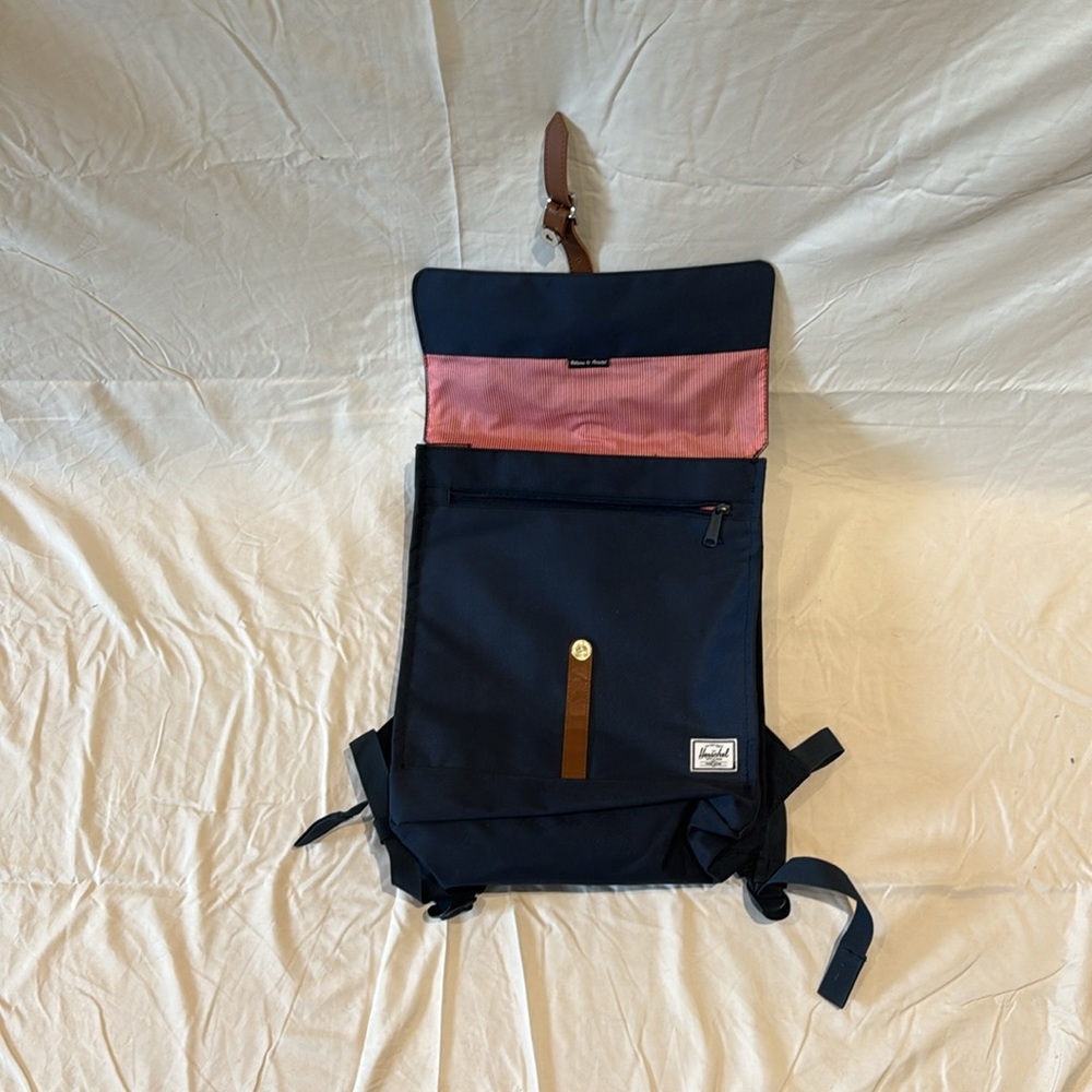 Herschel Backpack - Picture 2 of 8